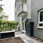 Cozy, Well Located Room