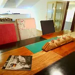 Cozy Rooftop Apartment Next To The English Garden, 60Qm