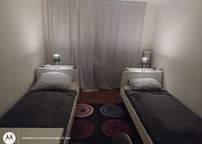 K3 Rg, Zentrale Lage, Schoene 2 Zimmer, Voll Ausgestattet!