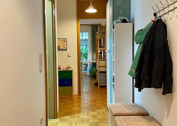 Cozy, Well Located Room