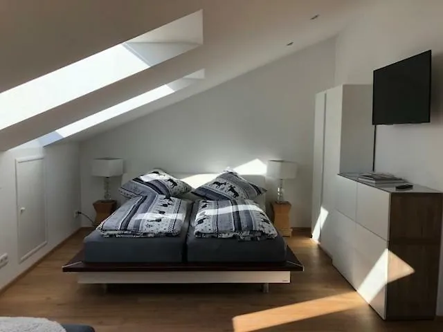 Cozy Rooftop Apartment Next To The English Garden, 60Qm