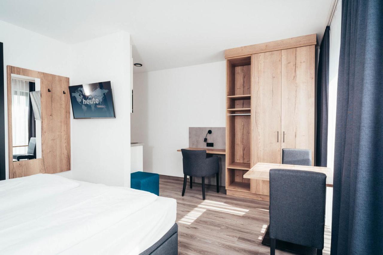 Kalm - East Aparthotel 4*