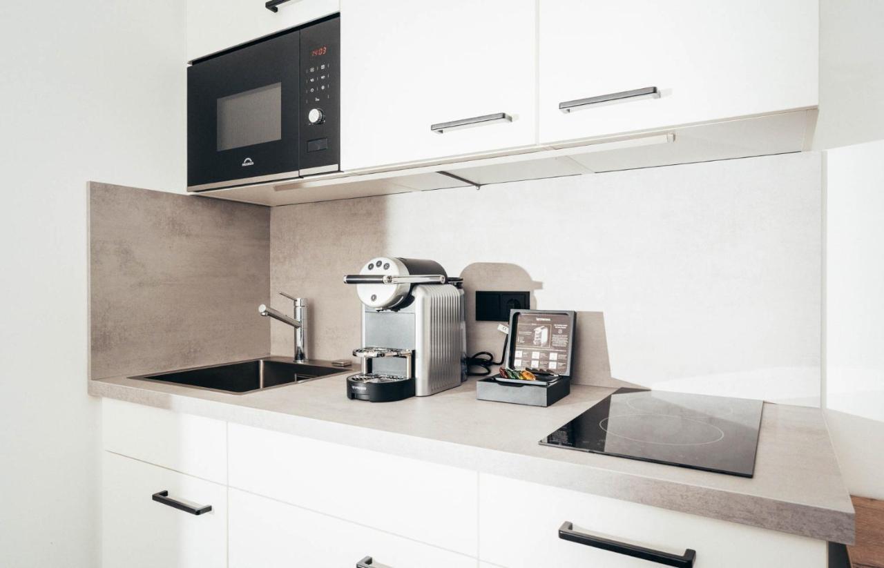 Kalm - East Aparthotel 4*