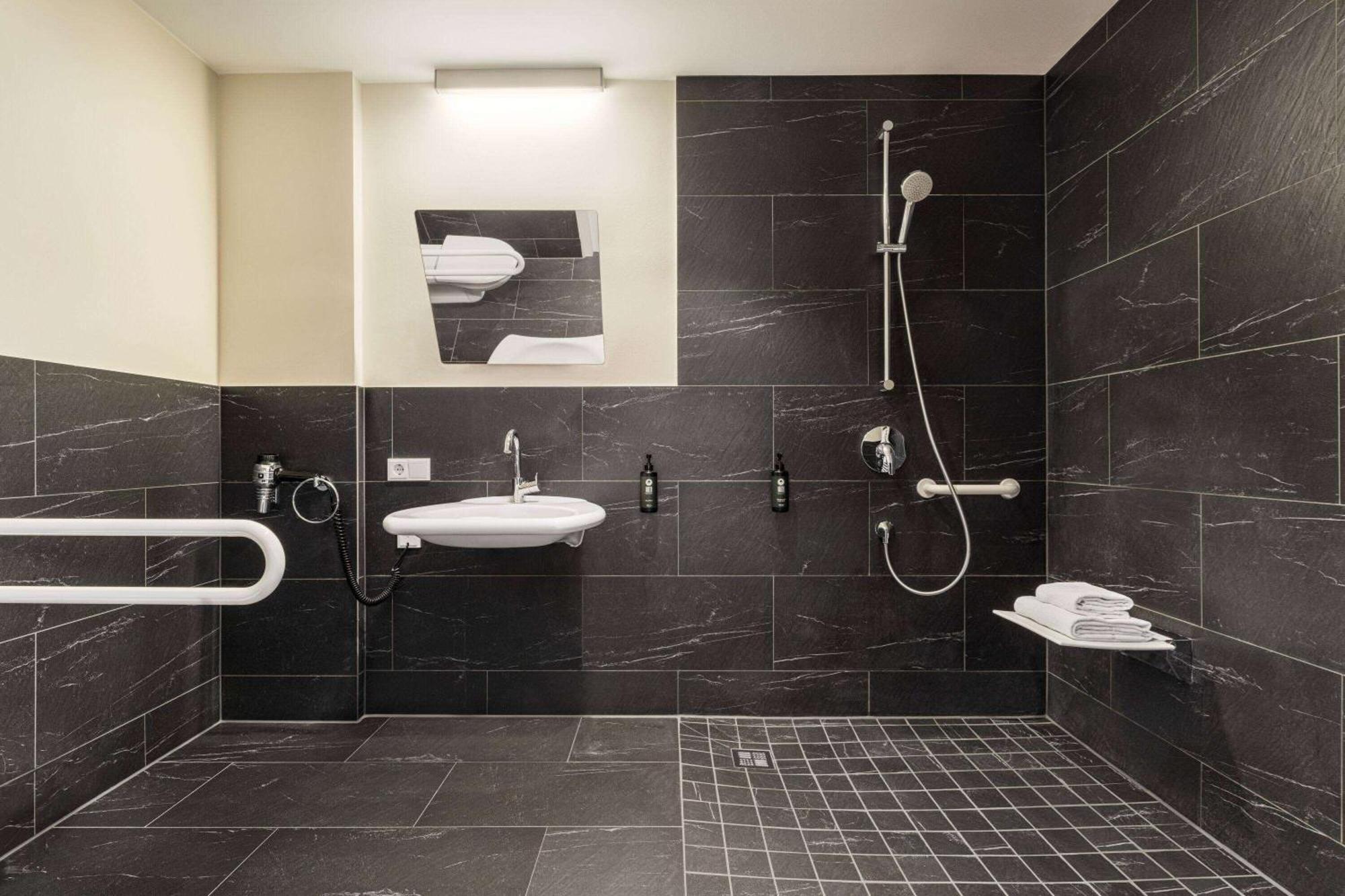 Vienna House Easy By Wyndham 4*