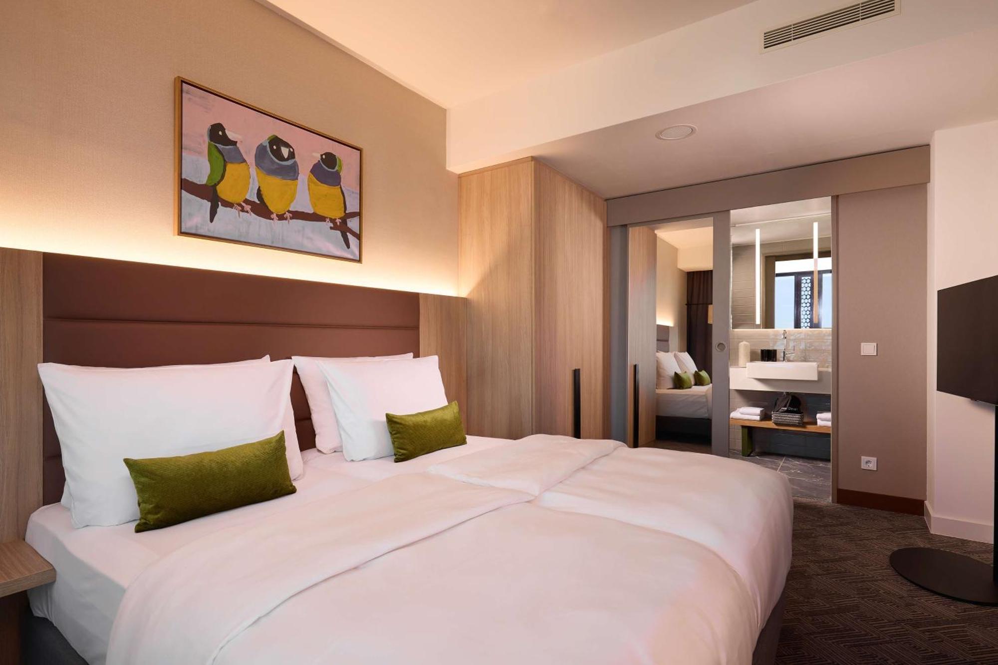 Hotel Adina