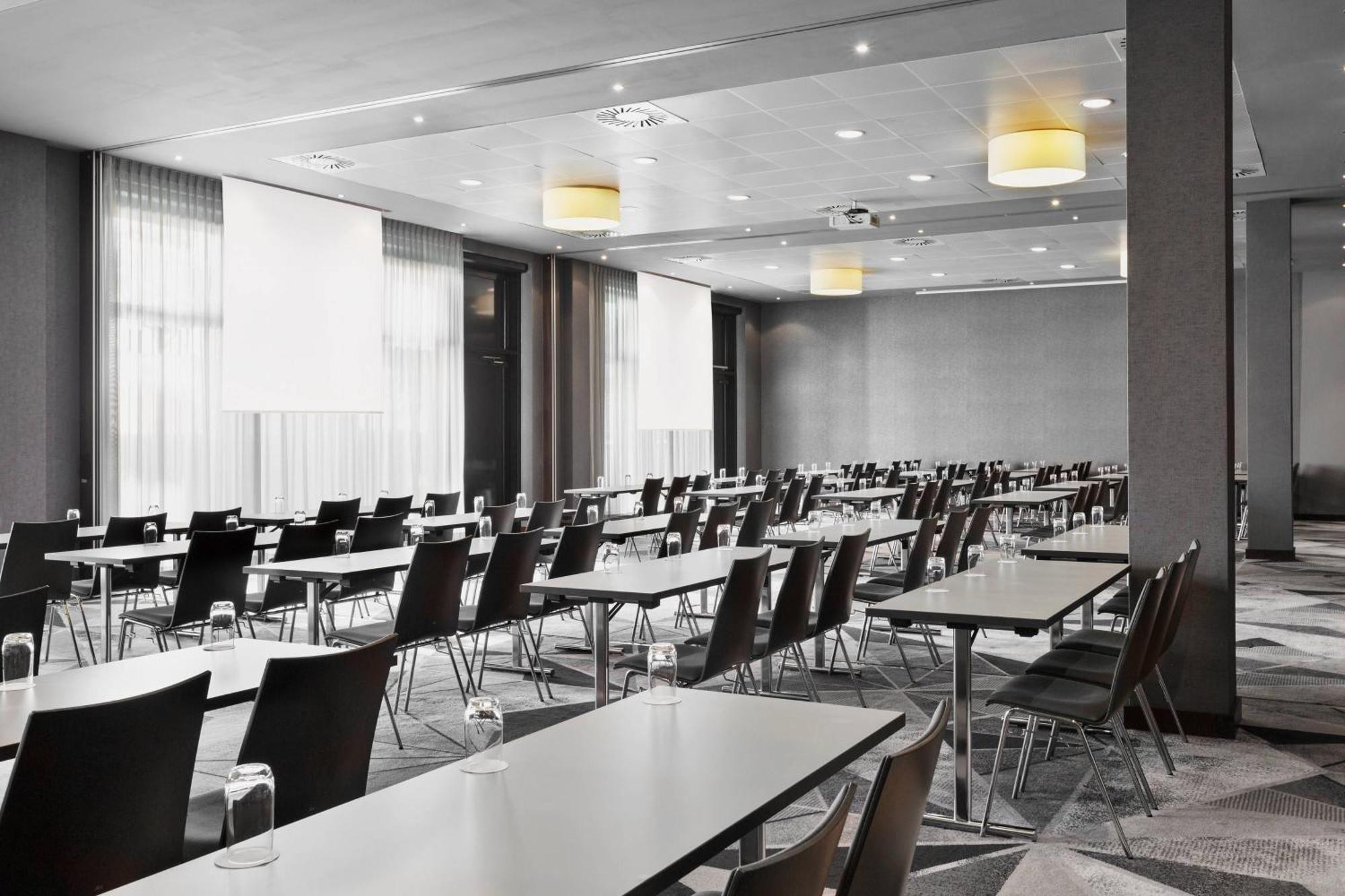 Hotel Courtyard By Marriott East Munich