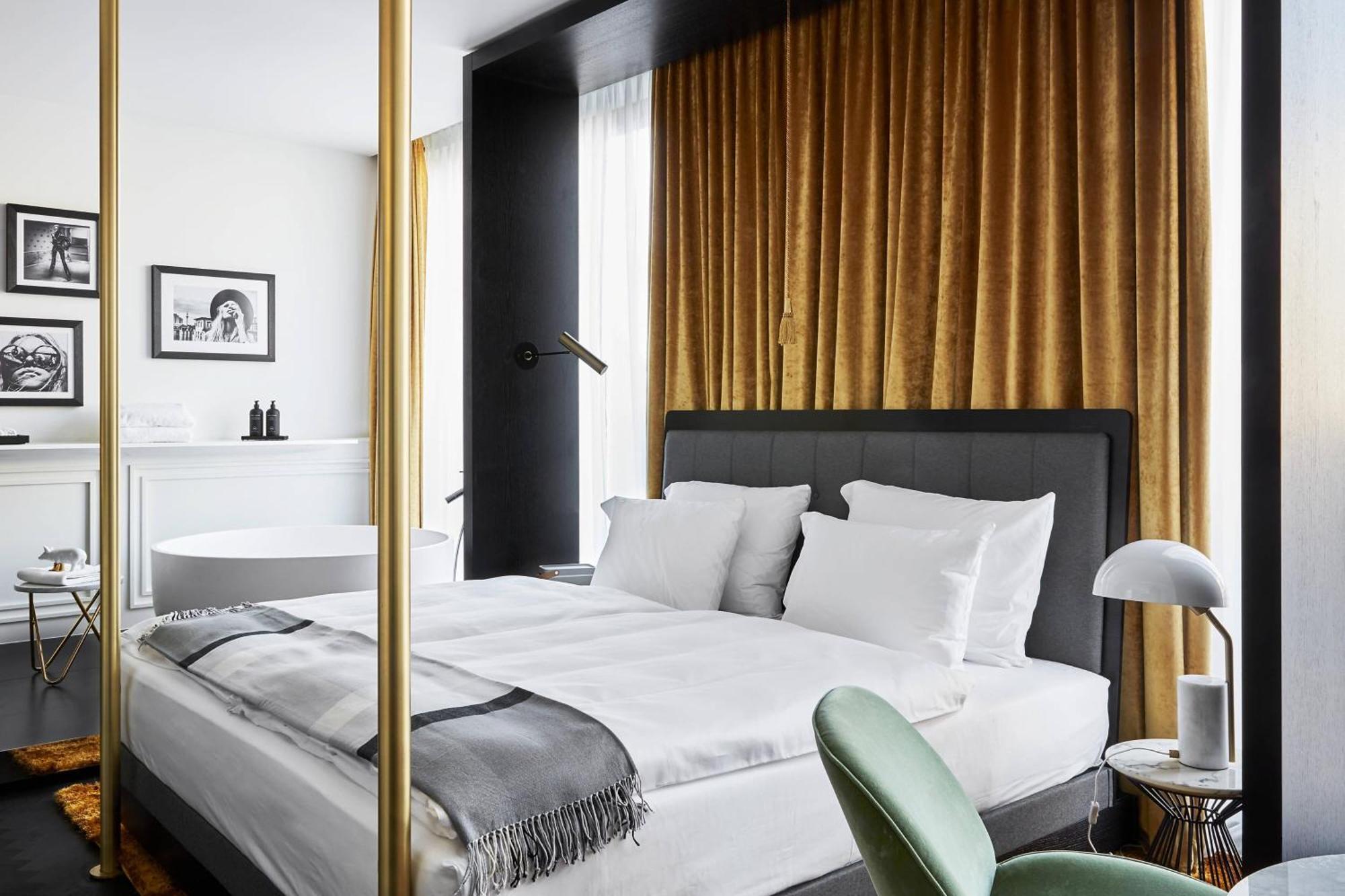Roomers Munich, Autograph Collection Munich