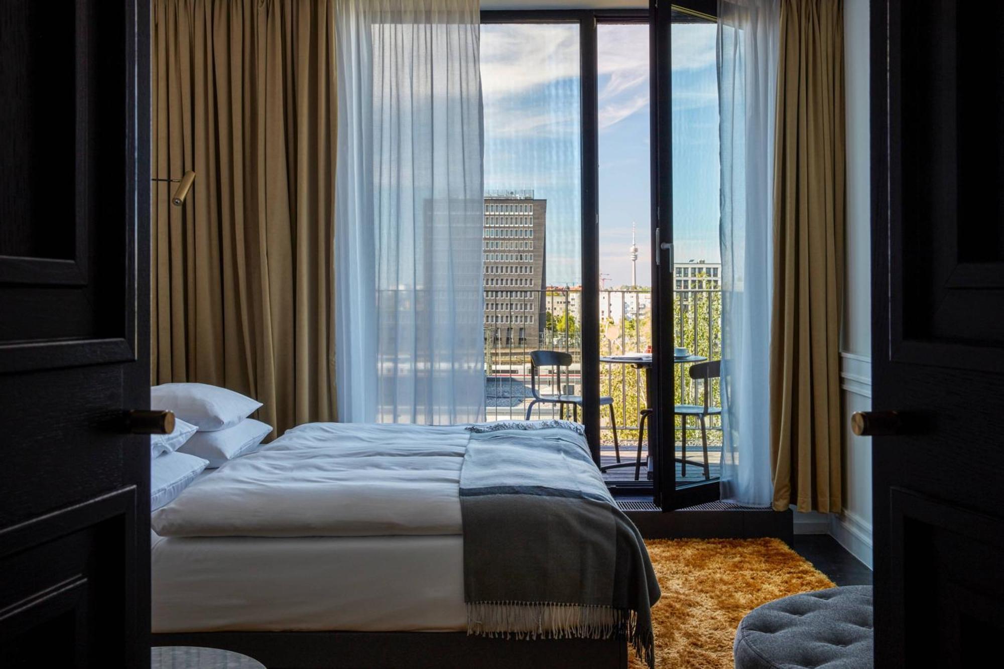 Hotel Roomers Munich, Autograph Collection