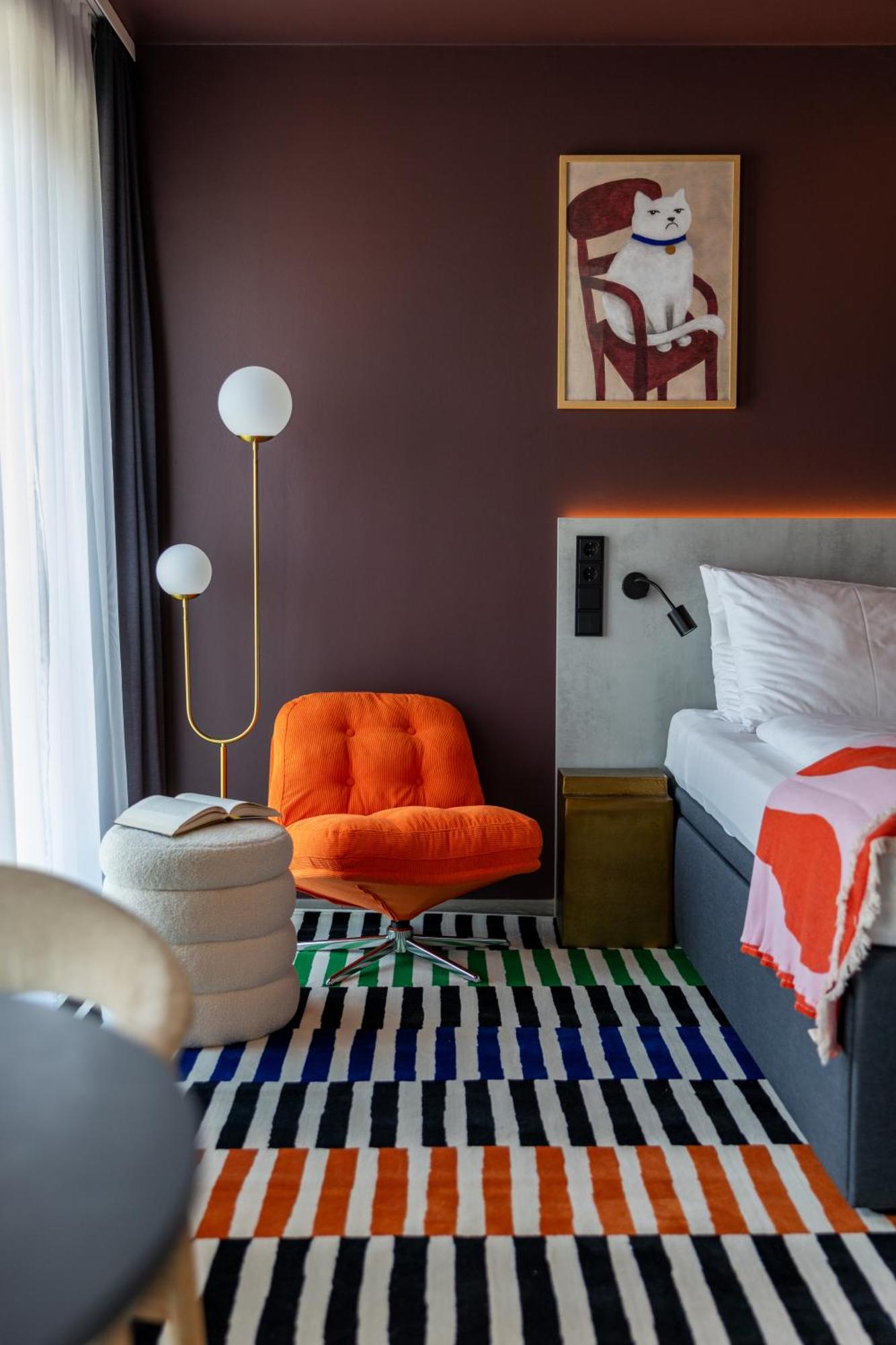 Kalm - East Aparthotel 4*