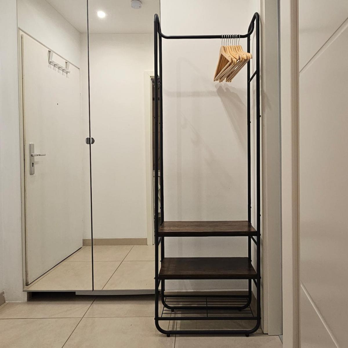 Large Cozy With Balcony And Kitchen At Pasing * Munich