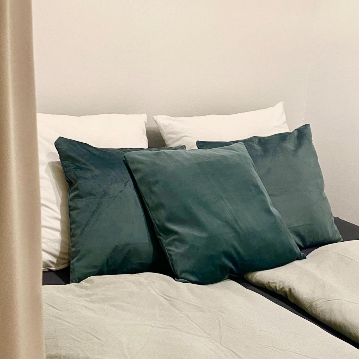 Large Cozy With Balcony And Kitchen At Pasing Apartment Munich