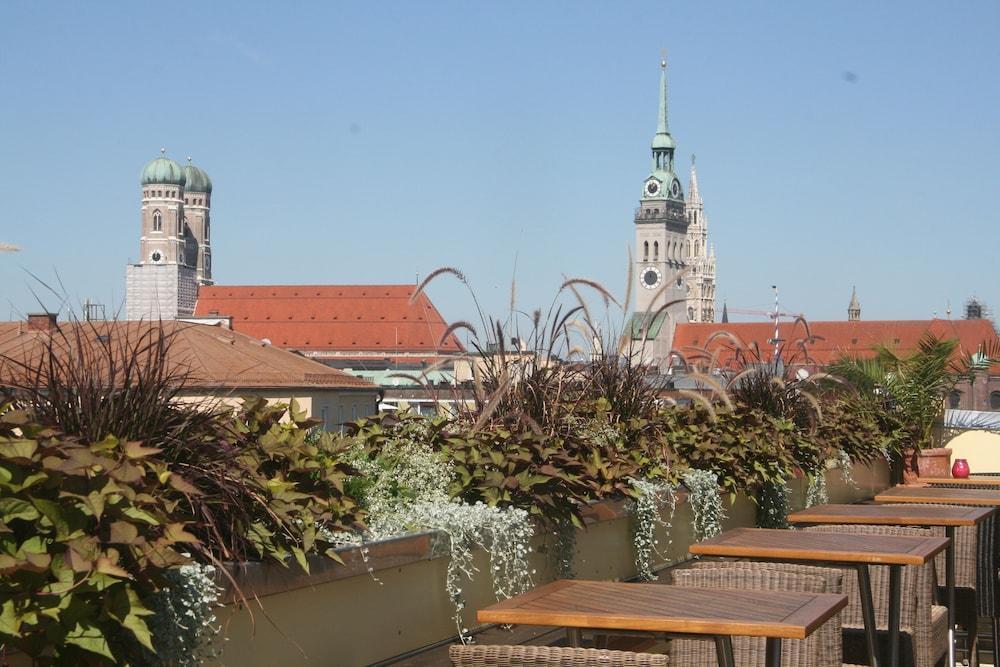 Hotel Deutsche Eiche 3*
