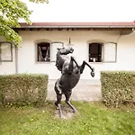 Gastehaus Olympia Reitanlage Munchen-Riem