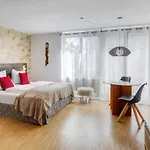 Mkm Apartments Sunny
