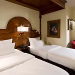 King\'S Hotel First