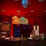 Happy End Hotel