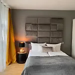 Mkm Apartments Sunny