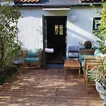 Atelier & Gardenhouse Glamping