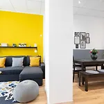 Big Central Apartment Near Rotkreuzplatz With 3 Bedroom For 12 Pax