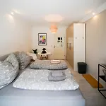 Stilvolles Apartment Im Laessigsten Viertel