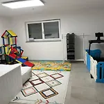 Emma Gardencity Basement Flat