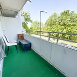 Ruhiges Apartment, Balkon, U-Bahn