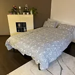City-Apartment With Private Rooftop Terrace