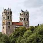 Glockenbach Apartment