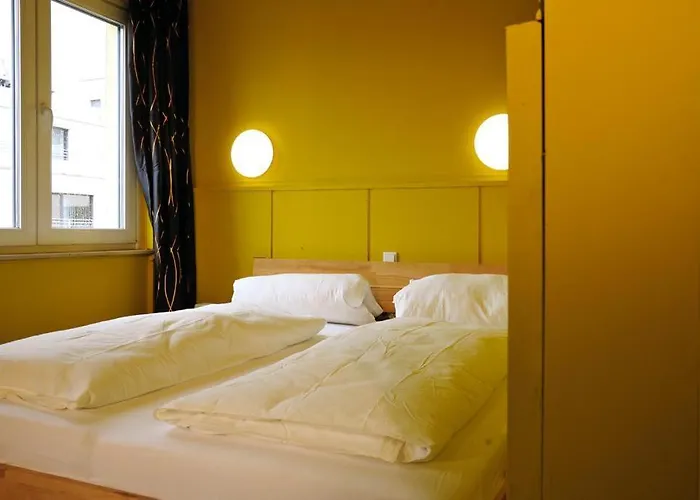 Happy End Hotel