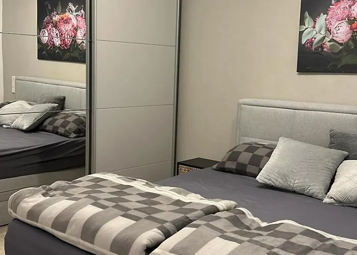One Room Apartment With Kitchen, And Private Bathroom Near To S8 Train Line