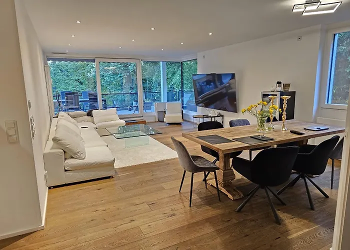 Wunderschoene, 5 Zimmerwohnung, Mit Grosser Terrasse