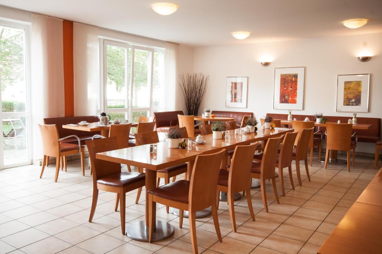 Gastehaus Olympia Reitanlage Munchen-riem Munich