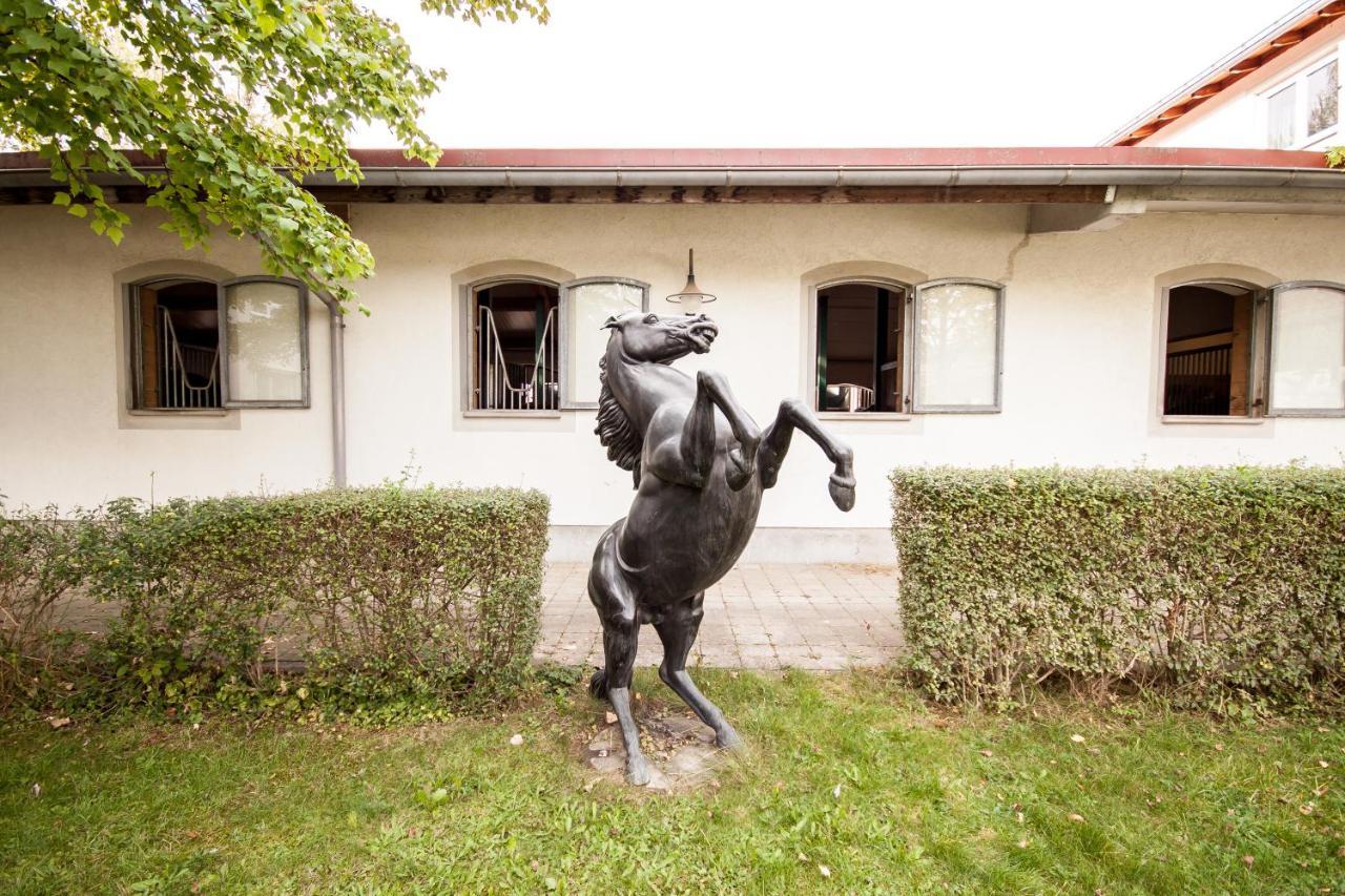 Gastehaus Olympia Reitanlage Munchen-riem Bed & Breakfast Munich