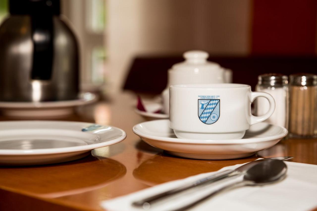 Bed & Breakfast Gastehaus Olympia Reitanlage Munchen-riem Munich