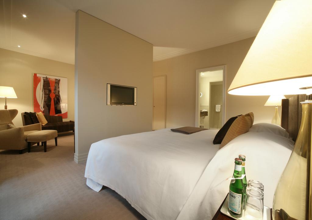 Rocco The Charles Hotel