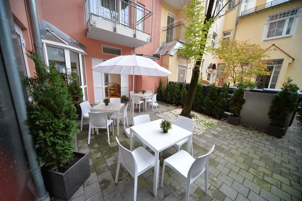 Bayer's Boardinghouse Und 3*