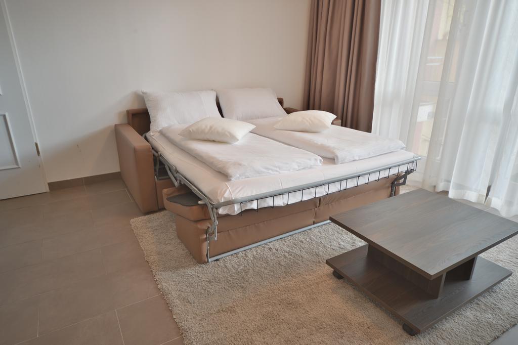 Bayer's Boardinghouse Und 3*