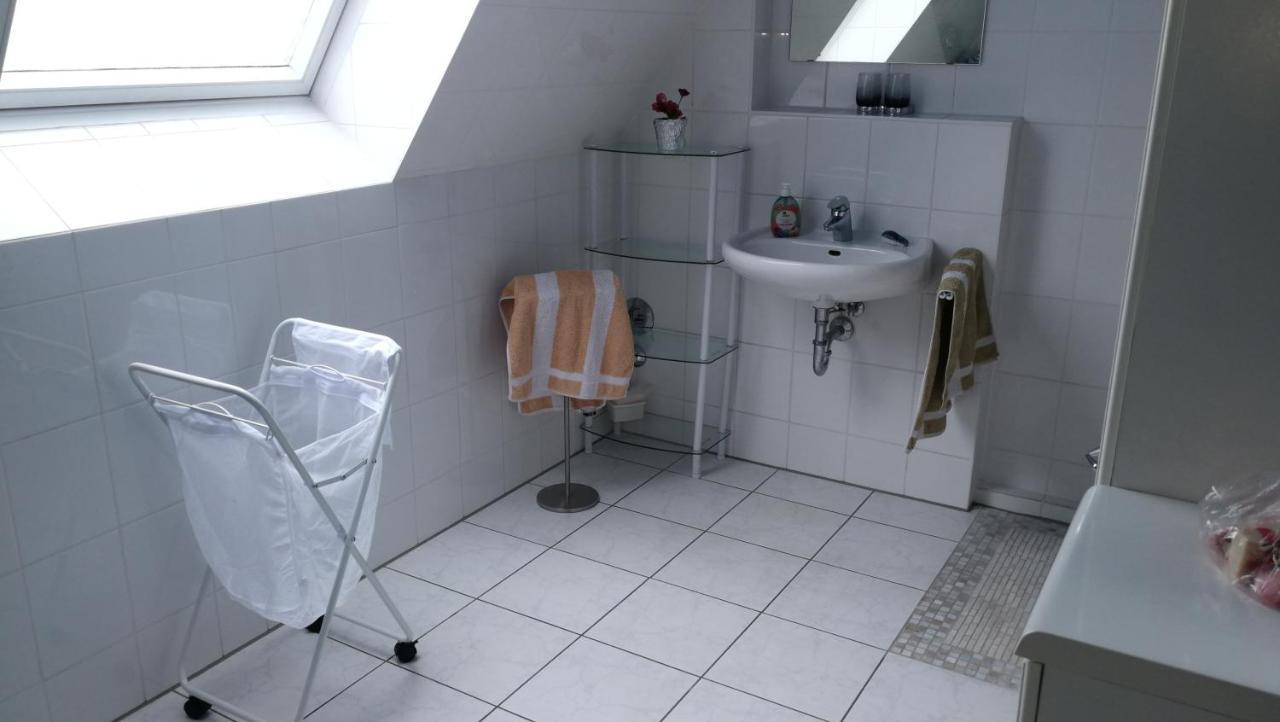 Grosszuegige Sehr Ruhig Apartment Munich