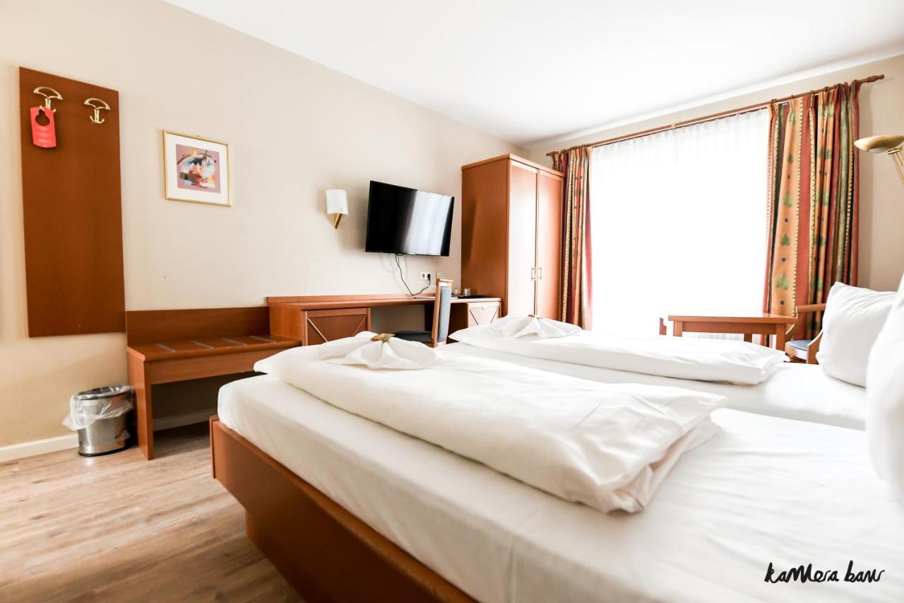 Hotel Blutenburg 3*