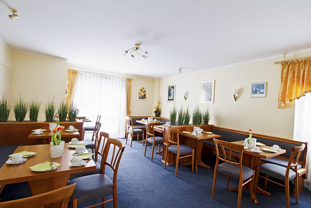 Hotel Blutenburg 3*