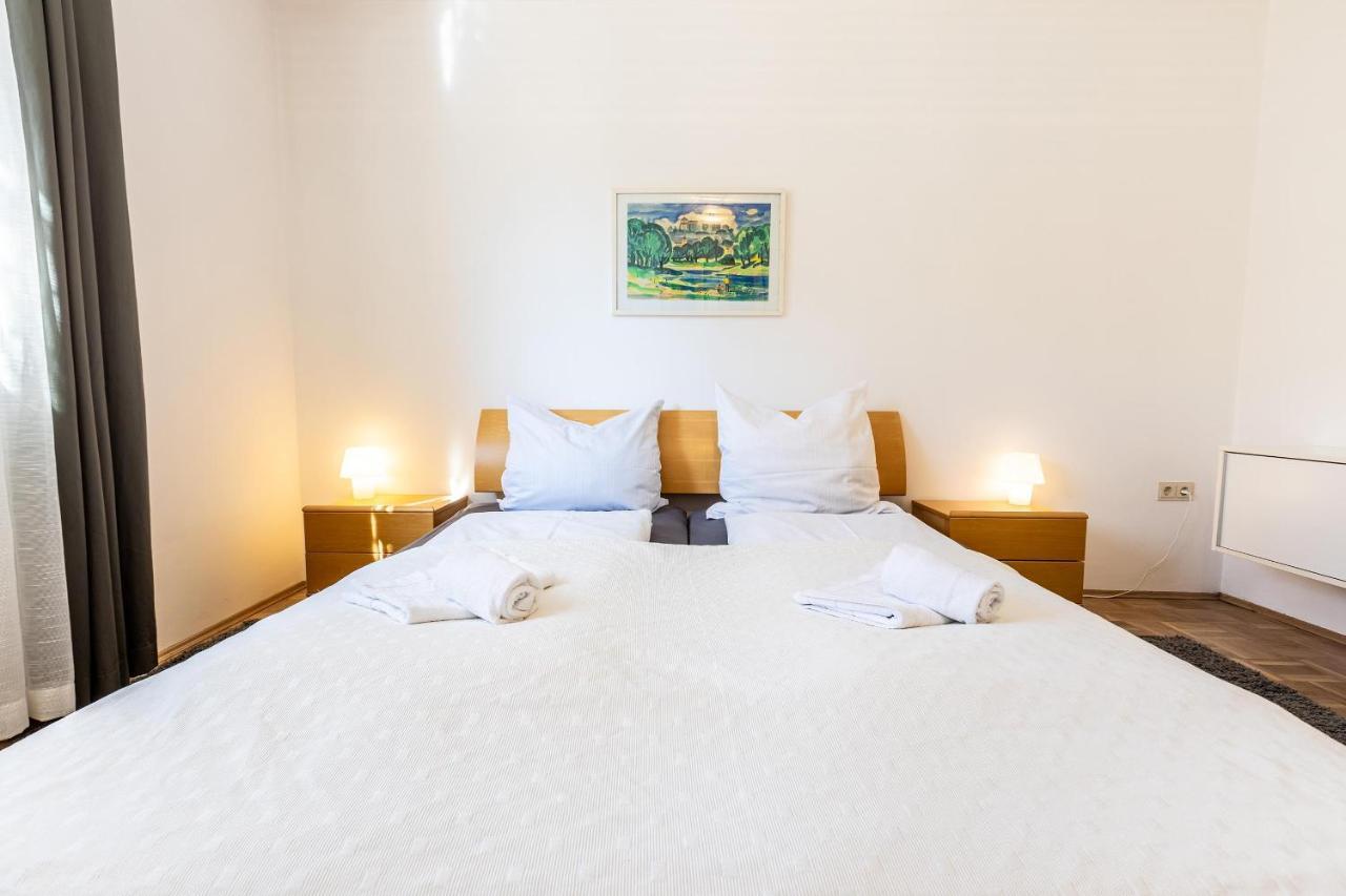 Serviced Messe Guest house *