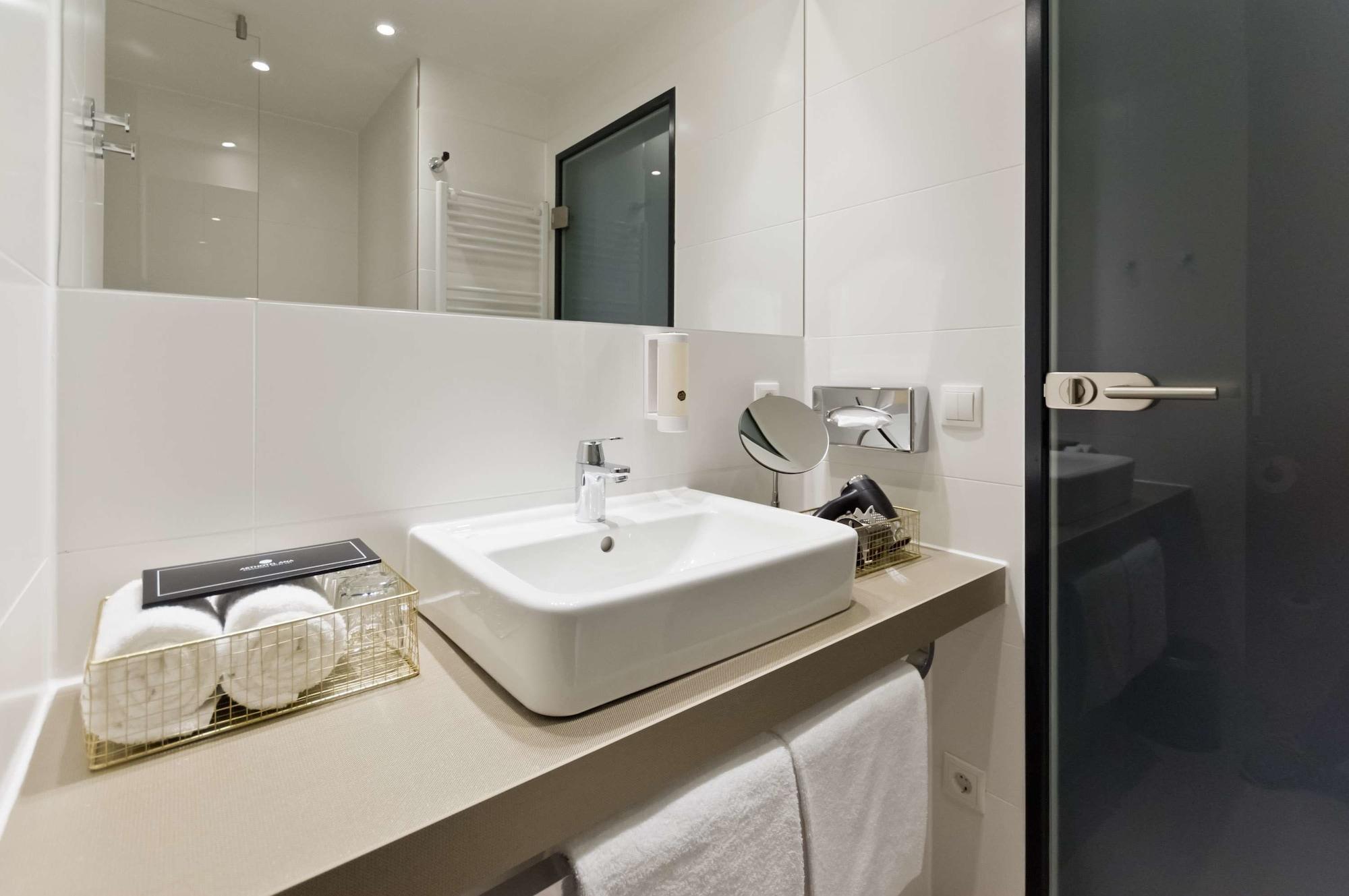 Hotel Elaya 4*