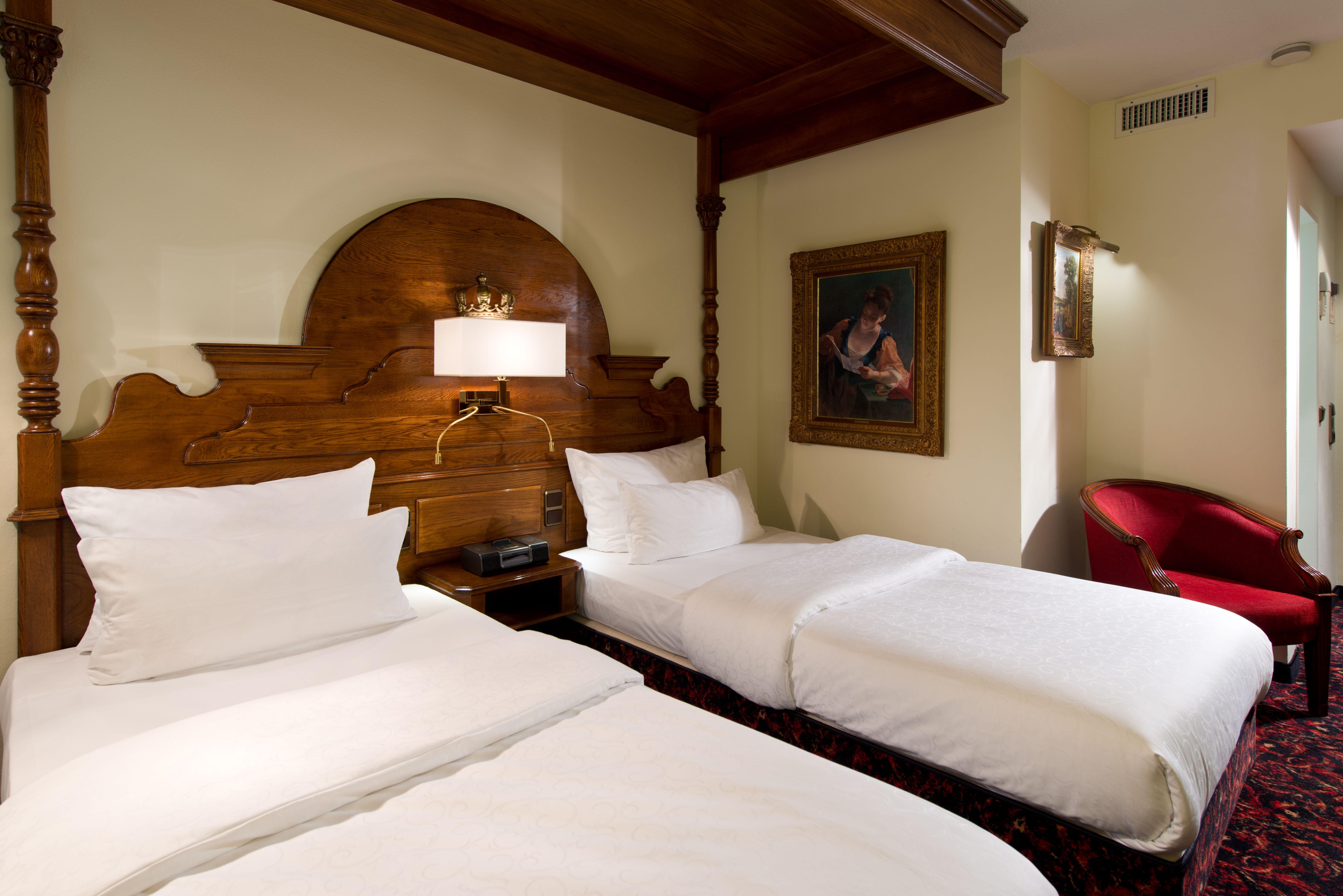 King's First Hotel