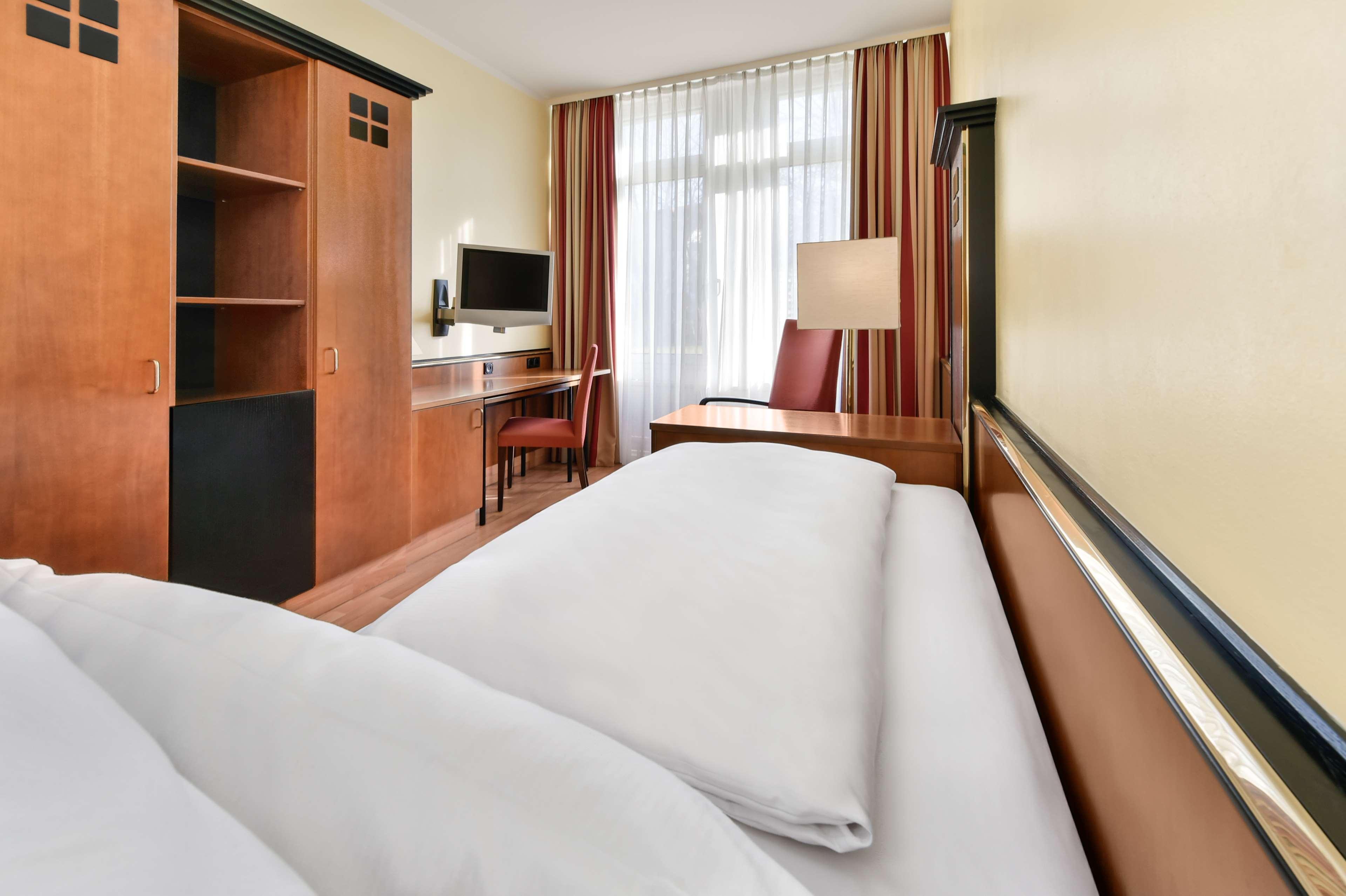 Nh City Sued Hotel