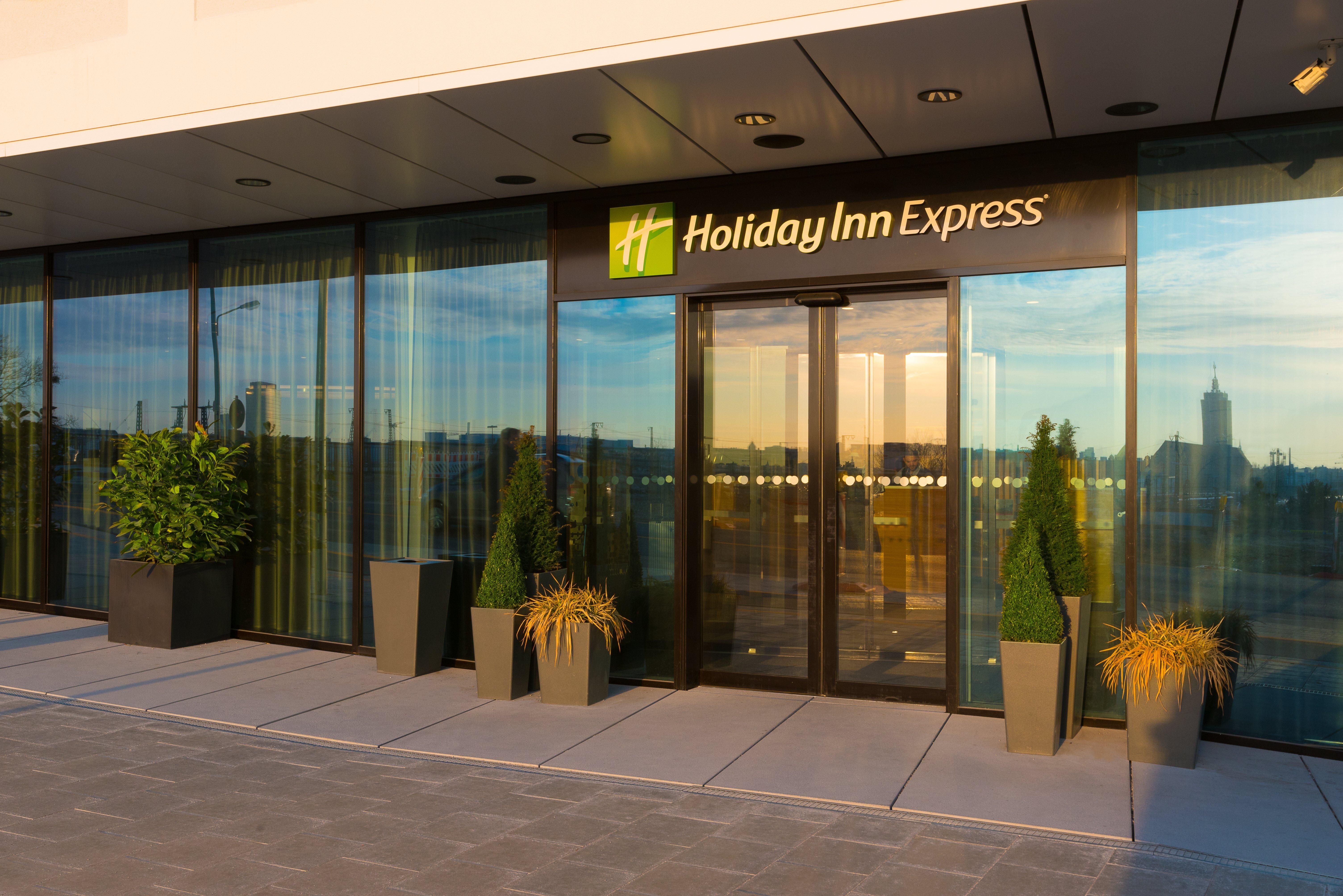 Hotel Holiday Inn Express Munich City West By Ihg 3*