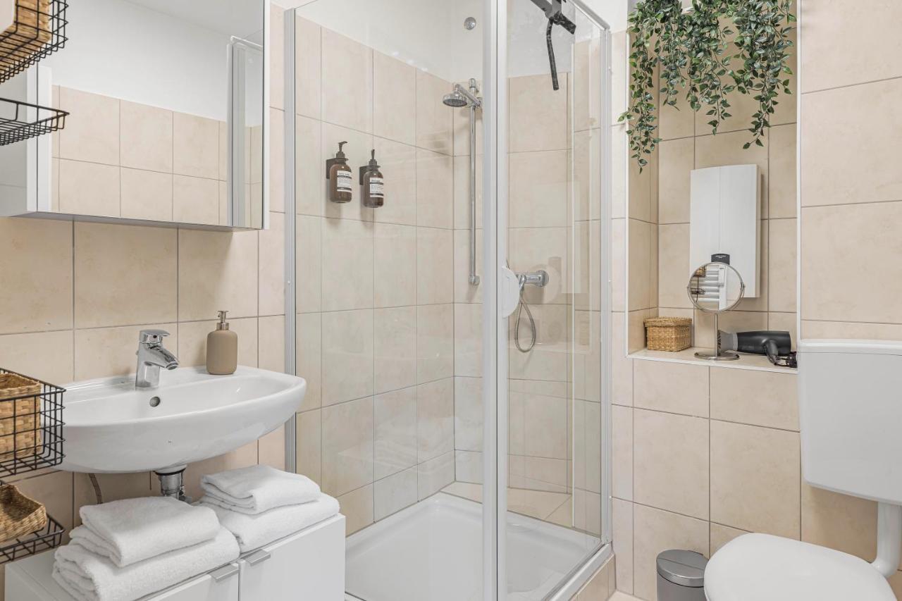 Prime - Fuer 6 - Neu & Modern Apartment Munich