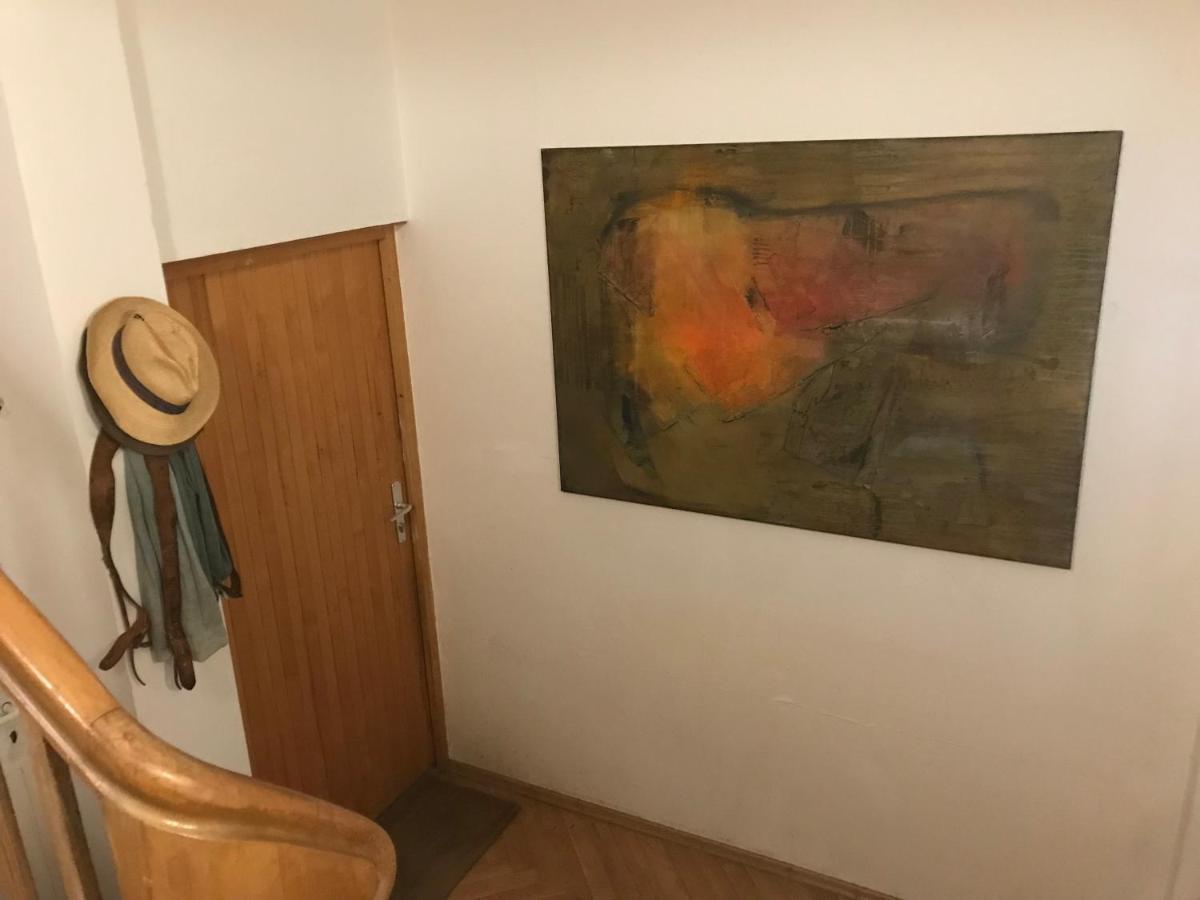 Charmante Altbau-dg-wohnung Apartment