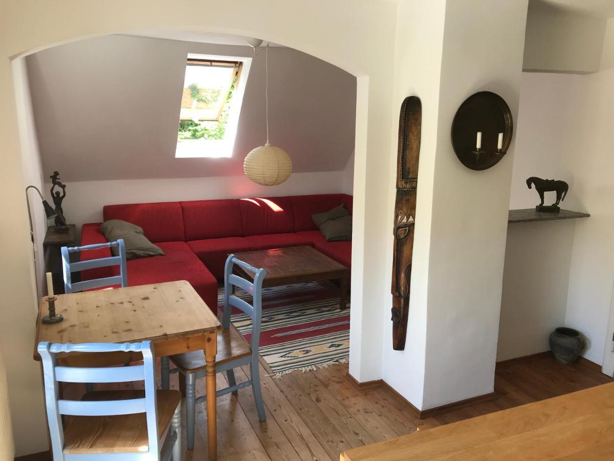 Charmante Altbau-dg-wohnung Munich