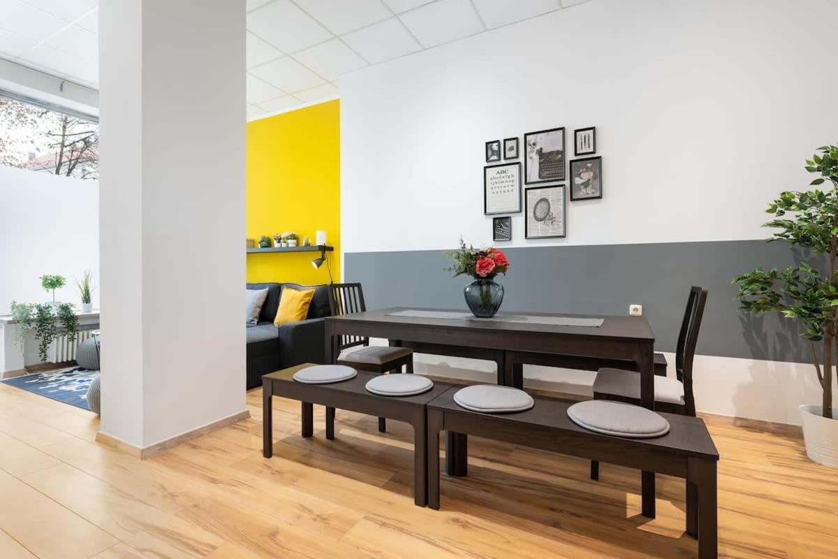 Big Near Rotkreuzplatz With 3 Bedroom For 12 Pax * Munique