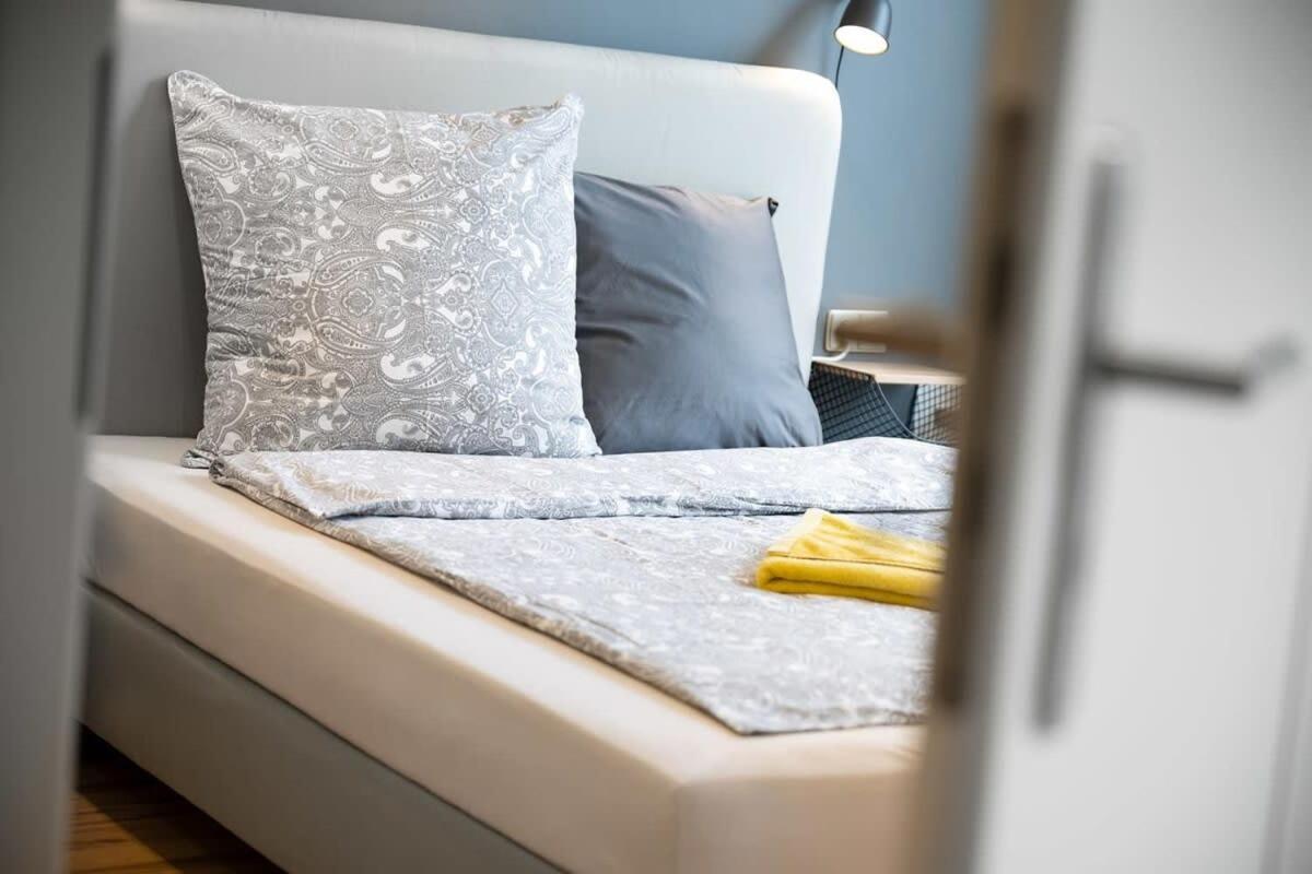 Big Near Rotkreuzplatz With 3 Bedroom For 12 Pax *